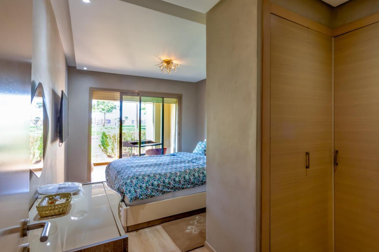 Somptueux 3 Chambres De 160 M². Front De Golf Apartamento